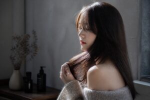 髪にツヤを出すブラッシングの方法とは？